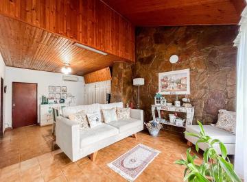 Casa · 140m² · 4 Ambientes · 2 Cocheras · Casa en Venta Ringuelet 2 Dorm. y Pileta