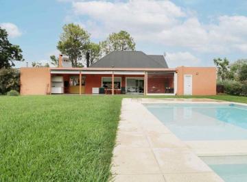 Casa · 147m² · 3 Ambientes · 2 Cocheras · Casa 3 Ambientes - Apto Crédito - Club El Nacional