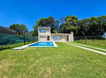 Casa · 96m² · 2 Ambientes · Casa en Venta con Pileta Jardin en Villa Amelia