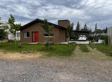 Casa · 127m² · 4 Ambientes · 1 Cochera · Venta de Casa 2/3 Dorm. B° Talzauber
