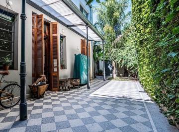 Casa · 215m² · 4 Ambientes · Casa de 3 Plantas en Caballito