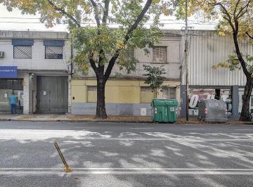 Terreno · 498m² · Terreno Emplazado en El Barrio de Flores, Sobre La Av Juan Bautista Alberdi.