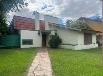 Casa · 77m² · 33 Ambientes · 1 Cochera · Casa Chalet en Venta en de Vicenzo Chico, del Viso, Pilar