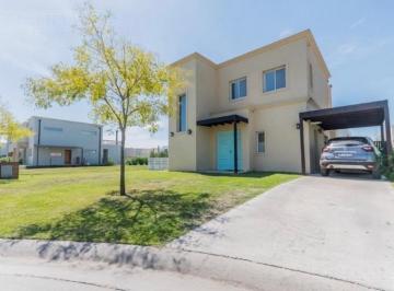 Casa · 140m² · 4 Ambientes · Casa - Araucarias