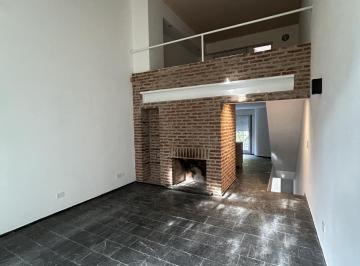 Casa · 130m² · 3 Ambientes · 1 Cochera · Bajo de Belgrano PH /casa 130 m² Terraza Jardin - 1 Coch