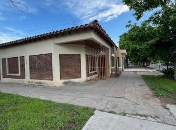 Casa · 117m² · 4 Ambientes · 2 Cocheras · Casa Esquina Av Granadeos y Buenos Aires