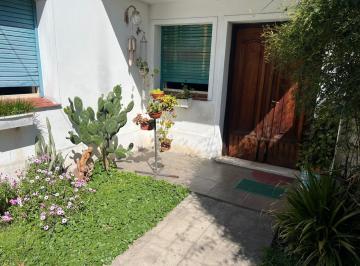 PORCH   PUERTA DOBLE · Casa