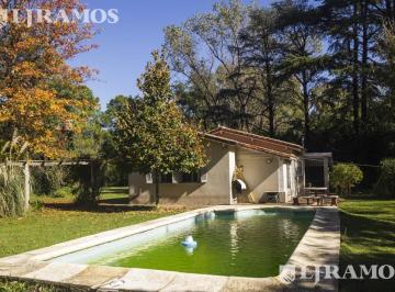 Quinta vacacional · 75m² · 5 Ambientes · 1 Cochera · Venta Casa Quinta - 3 Habitaciones y Pileta - Apta Credito - en Villa Astolfi, Pilar