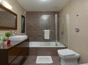 Casa · 141m² · 4 Ambientes · 1 Cochera · Casa en Venta con Terraza Patio Cochera Parrilla en Parque Chacabuco