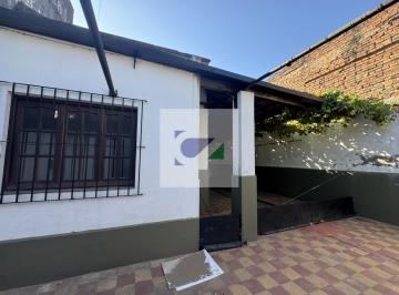 Casa · 1m² · 6 Ambientes · 1 Cochera · Propiedad Destino Comercial en Alquiler Balcarce 1111