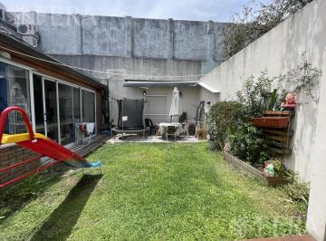 Casa · 133m² · 5 Ambientes · Venta de Casa 5 Ambientes con Quincho en Sarandí