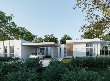 Casa · 205m² · 5 Ambientes · 3 Cocheras · Casa en Venta en Greenville Polo