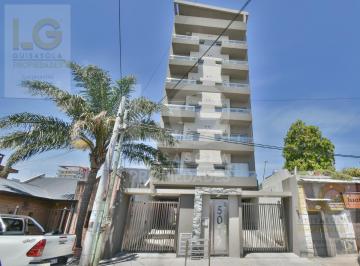Departamento · 48m² · 2 Ambientes · 1 Cochera · Departamento Dos Ambientes con Cochera en Alquiler en Berazategui Centro