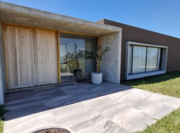 Casa · 350m² · 5 Ambientes · Casa en Chacras de La Trinidad