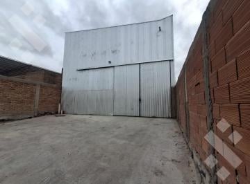 Bodega-Galpón · 200m² · Se Alquila, Galpón de 200 m², Plottier.