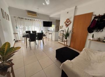 Departamento · 60m² · 3 Ambientes · Departamento Amoblado 2 Dorm. - Rioja Al 3900