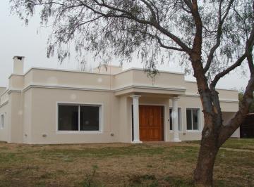 Casa · 180m² · 3 Dormitorios · Casa en Alquiler, San Isidro