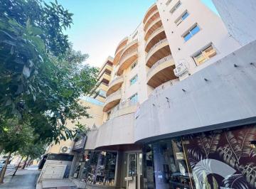 Departamento · 110m² · 4 Ambientes · Alquiler Depto en Nueva Cordoba Patio y Quincho