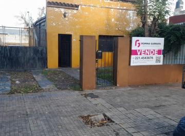 Terreno · 70m² · Terreno en Venta en La Plata, con Casa a Demoler o Refaccionar.