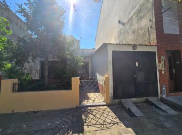 Casa de 4 ambientes, Avellaneda · Oportunidad Casa Antigua de 4 Ambientes a Refaccionar en Sarandí Este