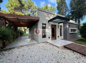 Casa · 130m² · 4 Ambientes · Casa en Venta Valeria del Mar a 400 m del Mar