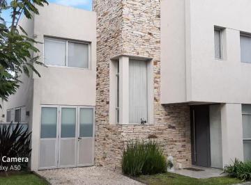 PH · 110m² · 4 Ambientes · 1 Cochera · Venta Duplex 4 Ambientes Condominio Cerrado Ituzaingó Norte
