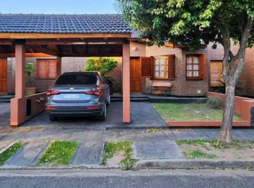 Foto · Casa 2 Dorm Apto Cred. Seg. 24hs