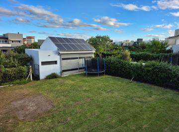 Casa · 270m² · 4 Ambientes · 4 Cocheras · Casa en Venta Siete Soles