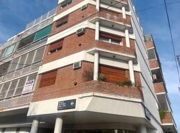 Departamento de 3 ambientes, Mataderos · Departamento 3 Ambientes en Edificio con Balcon Al Frente Cochera y Baulera