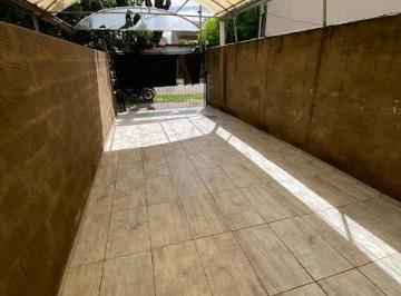 PH de 2 ambientes, Lomas de Zamora · Alquiler PH 2 Amb Al Frente con Cochera y Patio Temperley