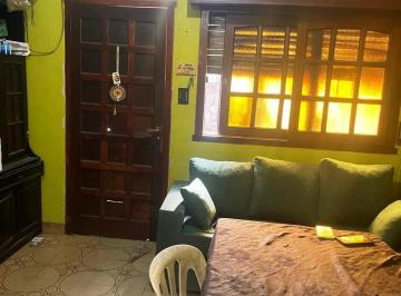 Casa de 3 ambientes, Lanús · Alquiler. Casa Tres Ambientes, en Excelente Ubicación Lanús O. Mendoza 1232