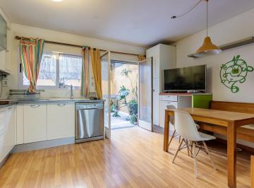 Casa · 160m² · 4 Ambientes · 2 Cocheras · Casa Al Frente Zona Rio en Alquiler