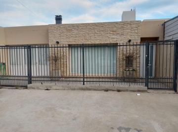 Casa · 77m² · 3 Ambientes · 1 Cochera · Casa en Venta Km 3 1 Dormitorio con Quincho Garage