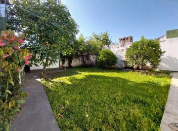 Casa · 140m² · 3 Ambientes · 2 Cocheras · Casa en Venta 3d. en Pje Lujones 1ra Cuadra. Alt Av Mate de Luna 4000