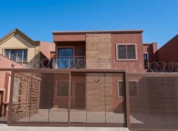 Frente edificio · Departamento Impecable, 3 Ambientes, Dorrego
