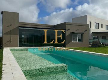 Casa · 180m² · 4 Ambientes · 3 Cocheras · Venta Casa Santa Ana