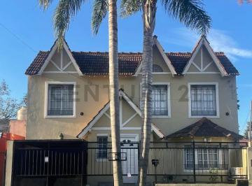 PH · 103m² · 4 Ambientes · 2 Cocheras · Venta Casa 4 Ambientes Castelar Norte Apta Credito