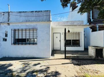 Casa · 70m² · 3 Ambientes · Casa en Alquiler Disponible Ingreso Inmediato