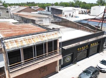 Casa · 1966m² · 40 Ambientes · 10 Cocheras · Excelente Propiedad Centrica en Venta - Amplitud de Rubros Comerciales