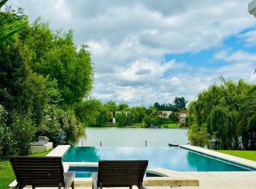 Casa · 240m² · 5 Ambientes · Casa en Venta en Altamira, Rincón de Milberg, Tigre