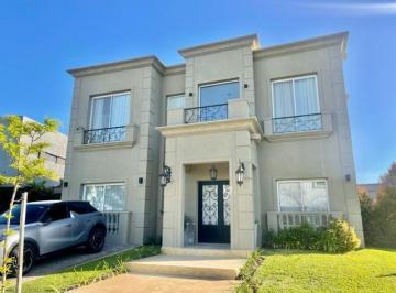 Casa · 280m² · 4 Ambientes · 2 Cocheras · Casa en Alquiler 3 Dorm. en Nordelta, Tigre