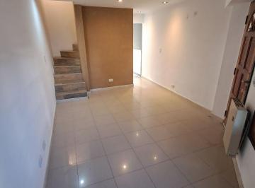 Departamento de 4 ambientes, La Matanza · Venta/ Permuta Triplex 3 Ambientes en Ramos Mejia con Patio y Terraza