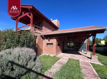 Casa de 4 ambientes, Villa Merlo · Casa en Venta, con Departamento y Pileta, Merlo, a m. del Centro.