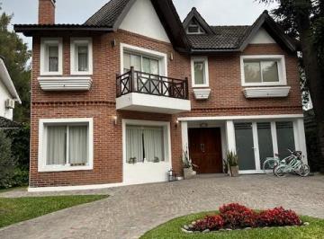 Casa de 6 ambientes, Ituzaingó · Chalet 6 Amb - Barrio Privado Maria del Parque - Parque Leloir