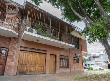 Casa · 128m² · 5 Ambientes · 1 Cochera · PH en Mataderos