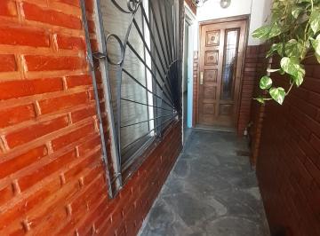 PH de 3 ambientes, Lanús · PH Tipo Casa Al Frente en Pa de 3 Ambientes con Terraza!