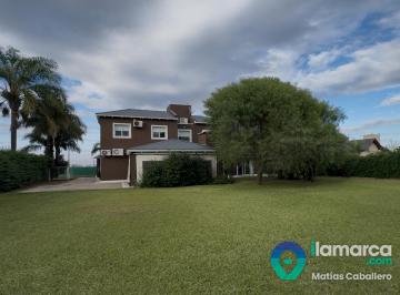 Casa · 256m² · 9 Ambientes · 2 Cocheras · Casa Amoblada en Alquiler en San Isidro Luminosa