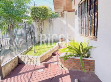 Casa · 130m² · 4 Ambientes · 2 Cocheras · Casa en Venta 4 Ambientes con Pileta