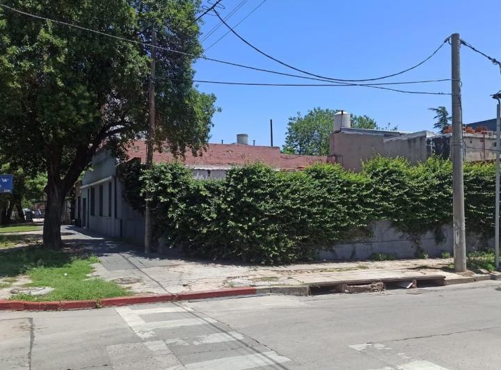 Terreno · 212m²