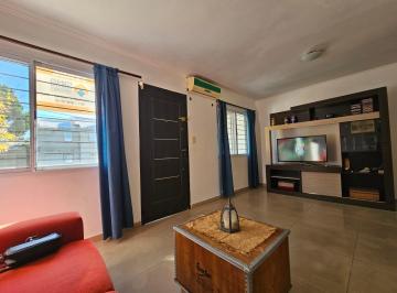 Casa · 130m² · 7 Ambientes · 1 Cochera · Casa en Altos de La Calera